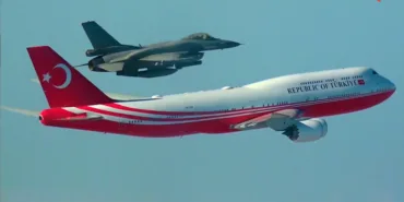Military escort for Turkish President Erdoğan in Oman