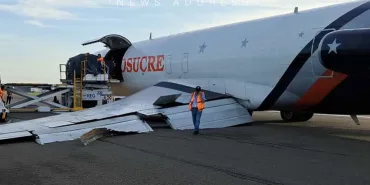 Boeing 727 Landing Gear Collapsed During Emergency Landing