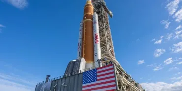 First Time Since Apollo: Humans Will Fly Around the Moon