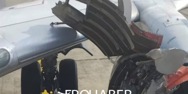 Engine Cowling Detached! Debris Hit the Fuselage