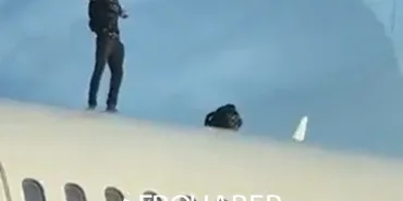 Passenger Climbs onto Aircraft Roof in Spain: Flight Delayed by 2 Hours