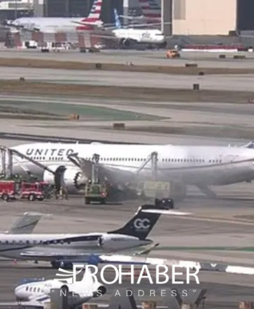 United Airlines 787-9 Aircraft Made an Emergency Landing at LAX