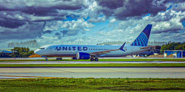 009-united-airlines-boeing-737-max-9-jon-tetzlaff-_-shutterstock
