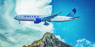 768-united-airlines-boeing-777-200-robin-guess-_-shutterstock-2