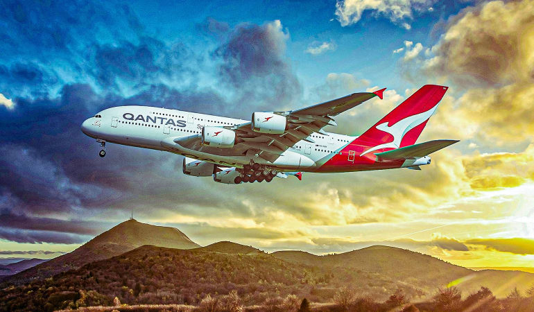 876-qantas-airbus-a380-dleng-_-shutterstock