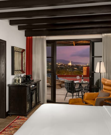 KING-SUITE-NIGHT-VIEW