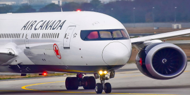 air-canada-boeing-787-8-taxiing