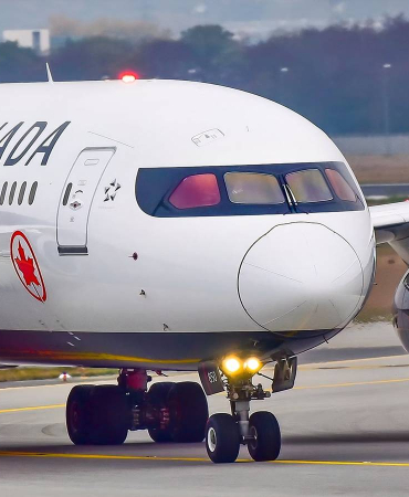 air-canada-boeing-787-8-taxiing