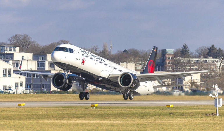 air-canada-f1-hr-035-1