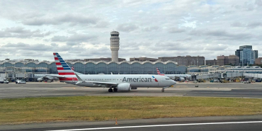 american-airlines-737-at-dca-thomas-barrat-shutterstock_cropped