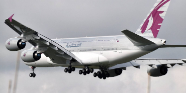 qatar-airways-airbus-a380-on-short-final