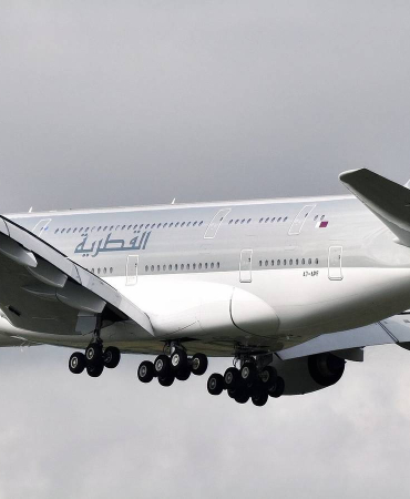qatar-airways-airbus-a380-on-short-final