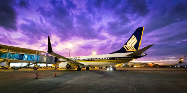 singapore-airlines-737-max-8-at-gate