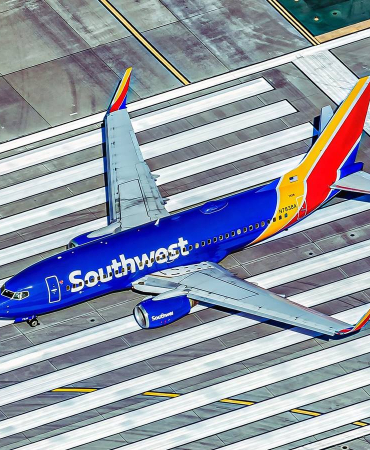 southwest-airlines-boeing-737-700-about-to-take-off-custom-thumbnail