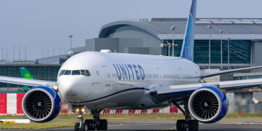 united-airlines-777-200-1