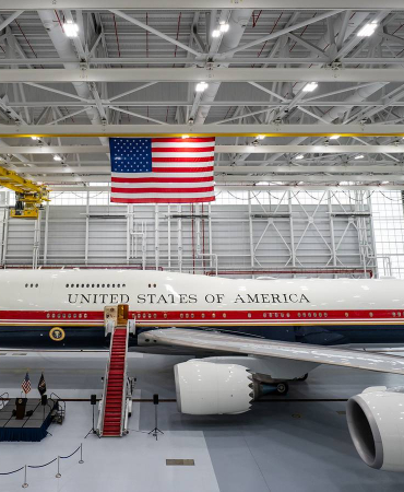 vc-25b-bridge-air-force-one-official-photo-1