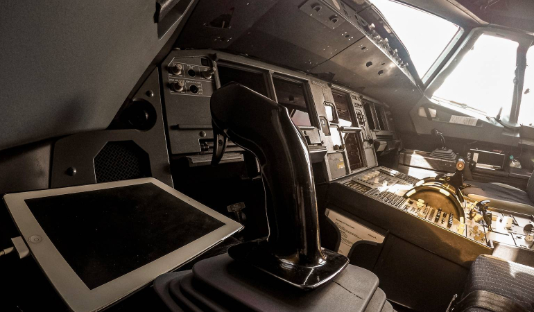 why-an-airbus-first-officer-literally-cannot-feel-what-the-captain-is-doing-to-the-aircraft
