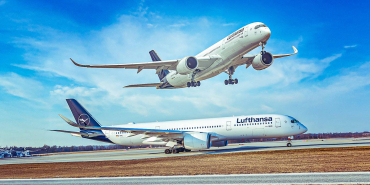194-lufthansa-airbus-a350-dirk-daniel-mann-insectworld-_-shutterstock