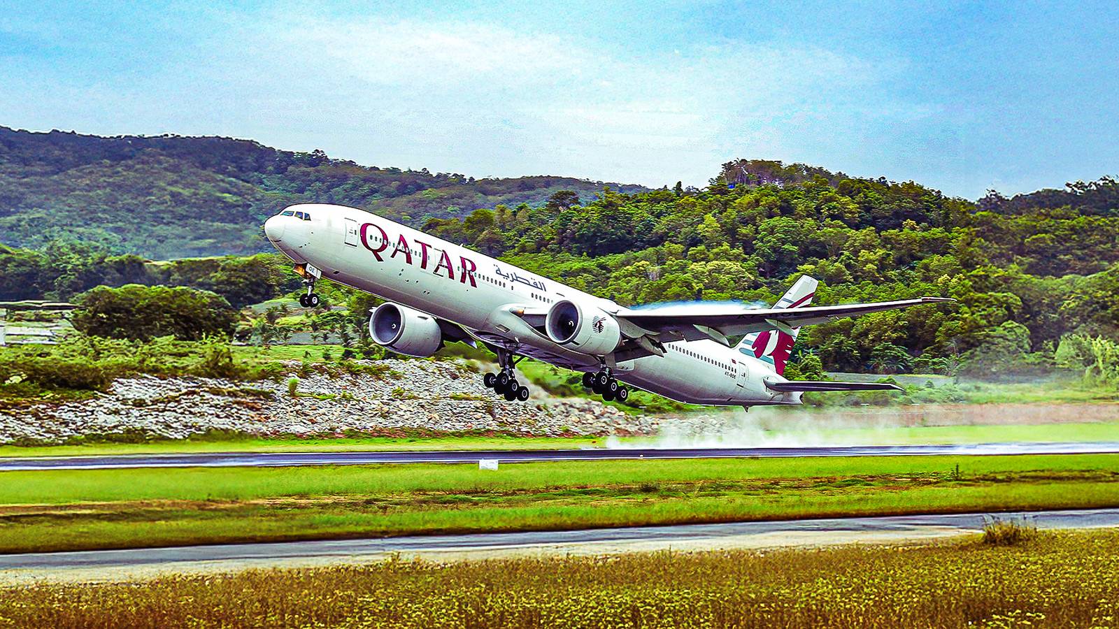 220-qatar-airways-boeing-777-300-kittikun-yoksap-_-shutterstock