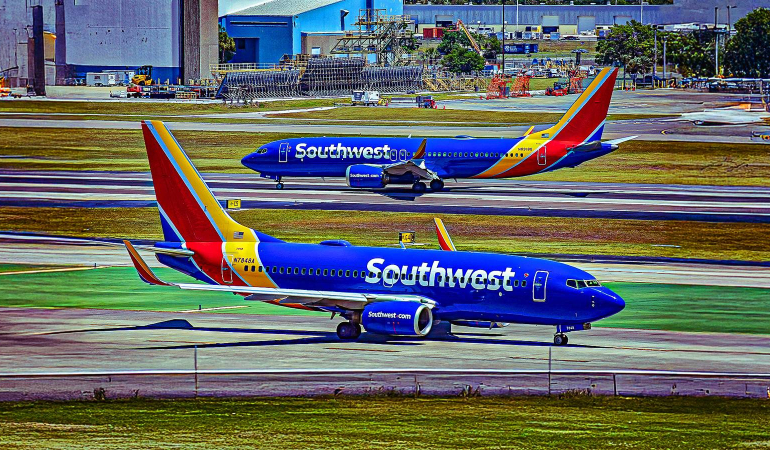 244-southwest-airlines-boeing-737-700-avi-johnson-_-shutterstock-1-2