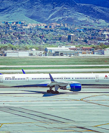 310-delta-air-lines-boeing-757-300-austin-deppe-_-shutterstock