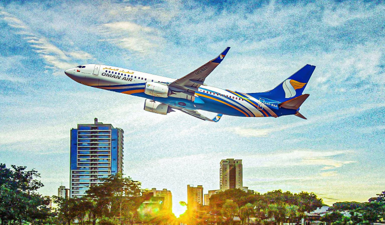 416-oman-air-boeing-737-800-markus-mainka-_-shutterstock