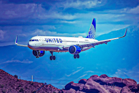767-united-airlines-airbus-a321-robin-guess-_-shutterstock