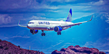 767-united-airlines-airbus-a321-robin-guess-_-shutterstock