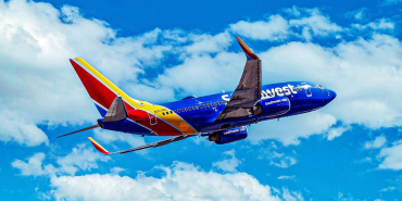 891-southwest-airlines-boeing-737-700-robin-guess-_-shutterstock-simple-flying