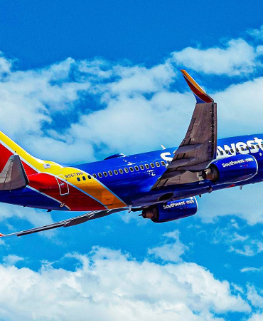 891-southwest-airlines-boeing-737-700-robin-guess-_-shutterstock-simple-flying