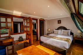 Royal-Panoramic-Suite-King-Size-Bed-Century-Cruises-1-1