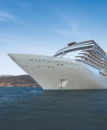 Seven-Seas-Explorer-in-Sorrento-1