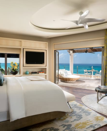 The-Ritz-Carlton-Grand-Cayman_Seven-South-Penthouse_Bedroom_7952x5304_300dpi-1