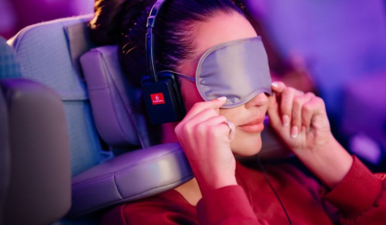 U-Dream-Passenger-w-Eyeshade-800