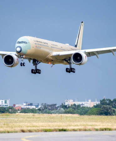 a350-1000ulr-msn707-qantas-first-flight-landing_ai-pho-0383-08-04_cropped