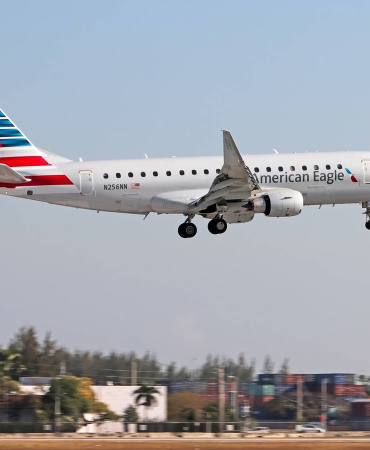 american-airlines-aa-e175-miami