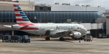 american-airlines-airbus-a319-n725uw-at-clt