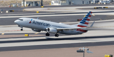 american-airlines-boeing-737-800-takeoff