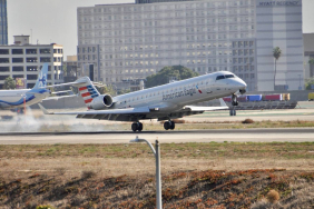american-airlines-crj700-landing-1