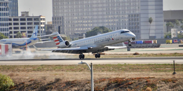 american-airlines-crj700-landing-1
