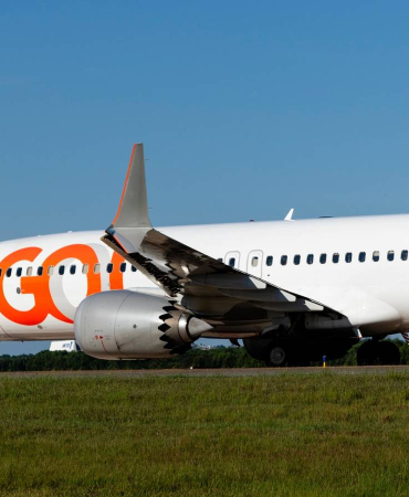 boeing-737-max-8-of-gol-linhas-a-reas-taxiing-to-take-off
