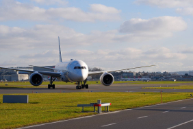 boeing-787-ge-engines-taxiing