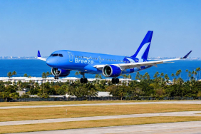 breeze-airways-a220-300-landing-at-tampa