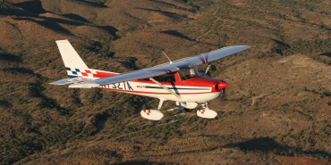 cessna-150-in-the-sky-1