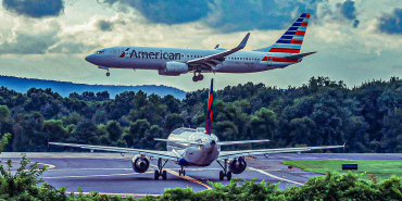 delta-air-lines-airbus-a320-and-american-airlines-737-bravokilophoto-_-shutterstock