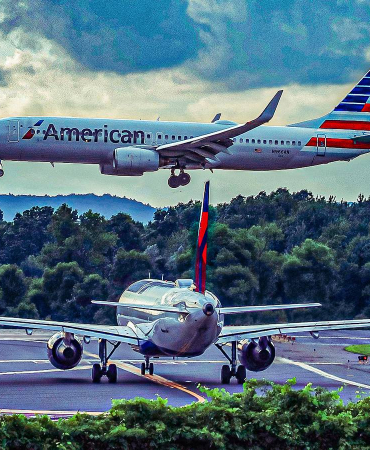 delta-air-lines-airbus-a320-and-american-airlines-737-bravokilophoto-_-shutterstock