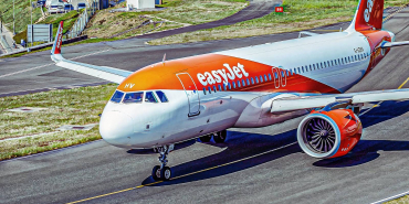 easyjet-airbus-a320neo-taxiing-custom-thumbnail