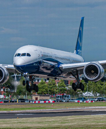 how-boeing-fixed-the-787-dreamliner-s-battery-problem-without-permanently-grounding-the-fleet