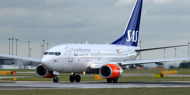 how-the-737-600-s-oversized-wing-quietly-killed-boeing-s-smallest-ng-jet