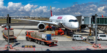 iberia-airbus-a350-900-at-gate
